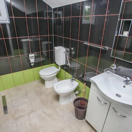 Apartment River 1 *